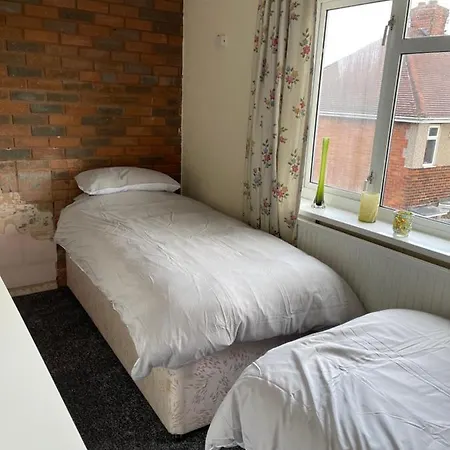 Spacious, Sleeps 17, 3 Bathrooms, Parking, Mansfield Exterior photo