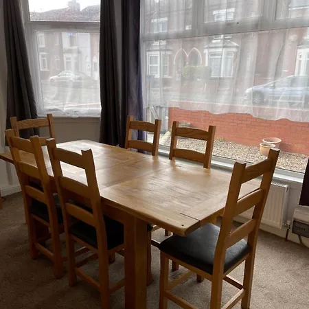 Spacious, Sleeps 17, 3 Bathrooms, Parking, Mansfield Exterior photo