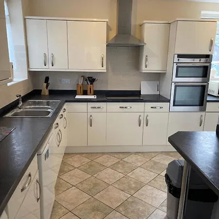 Spacious, Sleeps 17, 3 Bathrooms, Parking, Mansfield Exterior photo