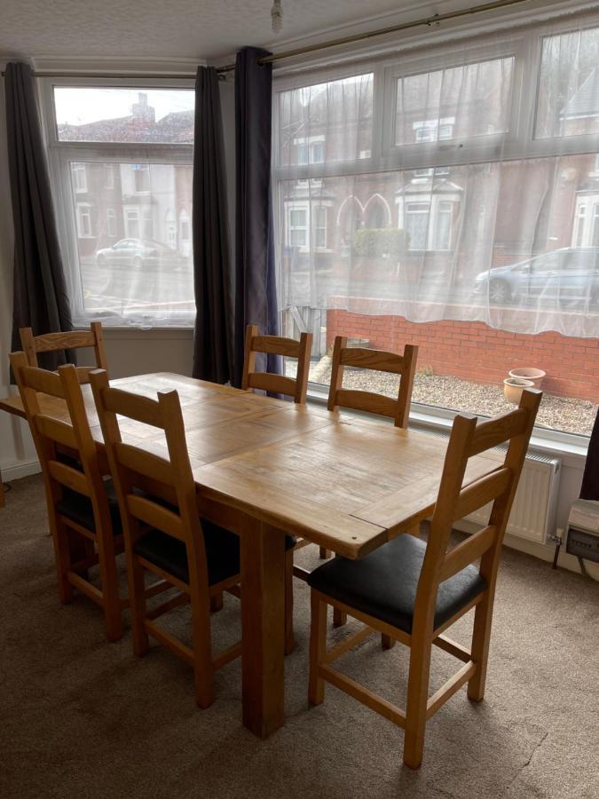 Spacious, Sleeps 17, 3 Bathrooms, Parking, * Mansfield