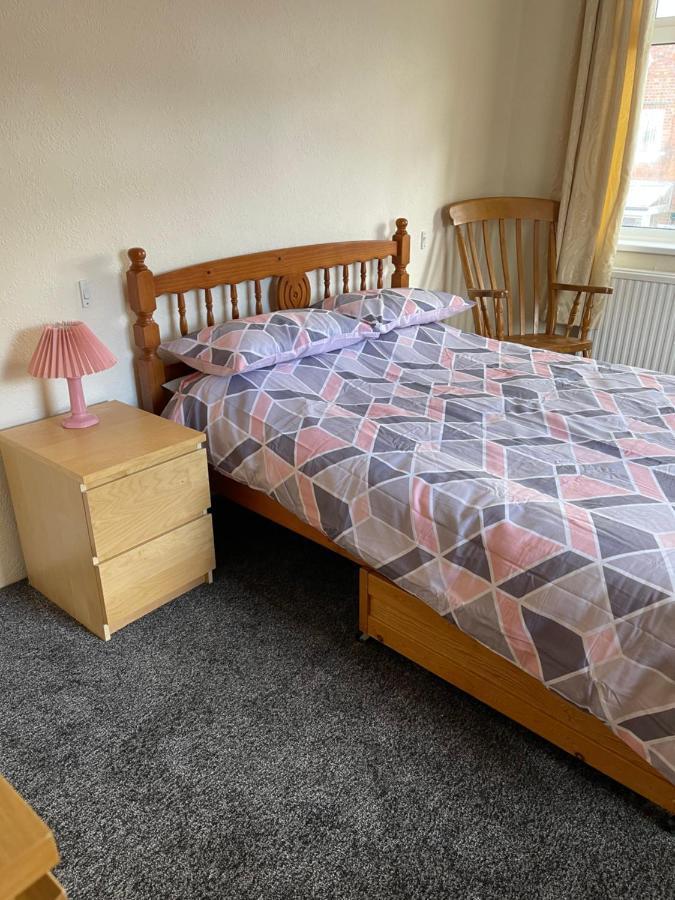 Spacious, Sleeps 17, 3 Bathrooms, Parking, *