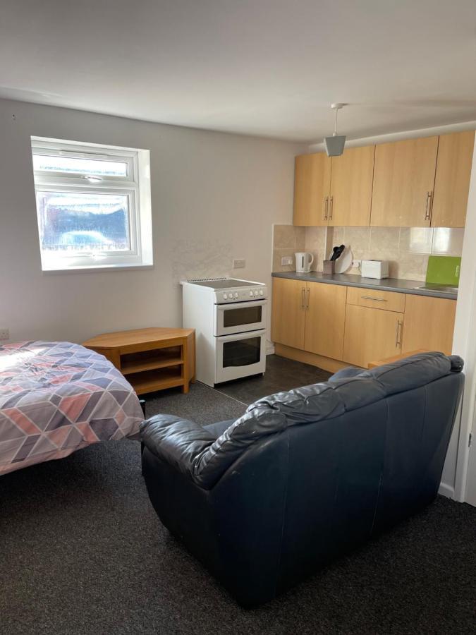 Spacious, Sleeps 17, 3 Bathrooms, Parking, * Mansfield